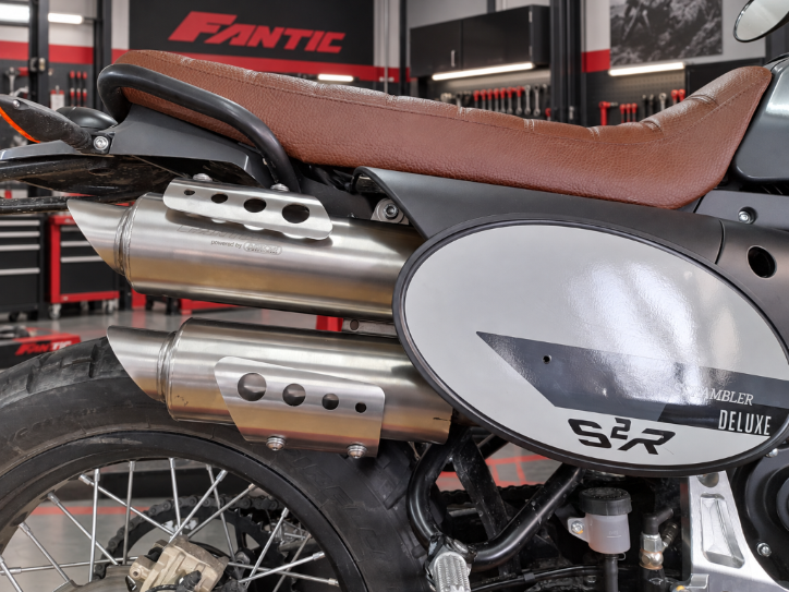 Doppio silenziatore originale Arrow rimontato sulla Caballero 500 Deluxe